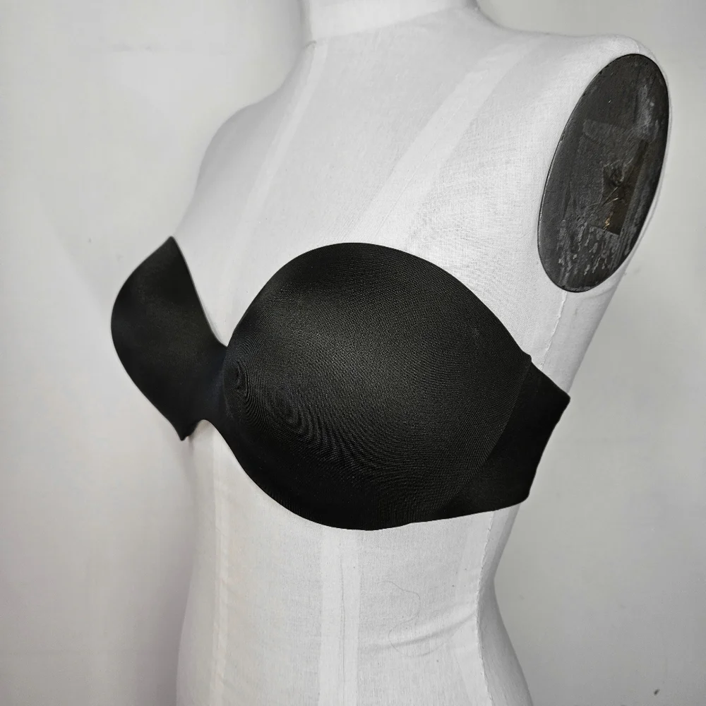 True & Co 36C Bra Strapless Black Seamless Satin Wired Moulded Cups Adjustable